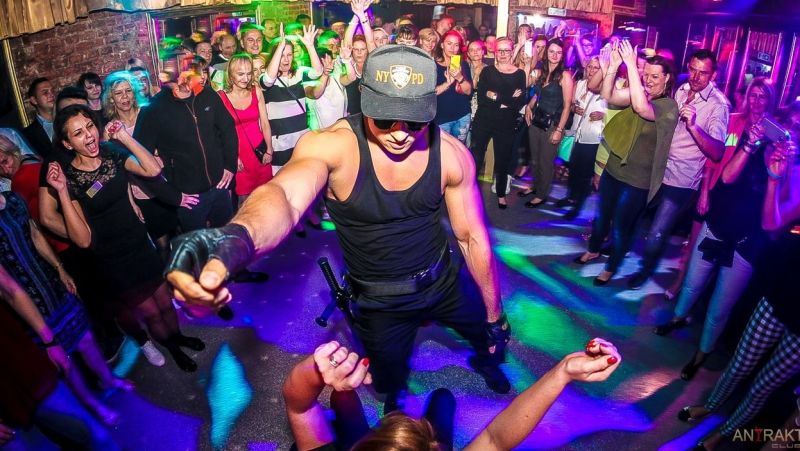 Striptizer na wieczór panieński w Katowicach