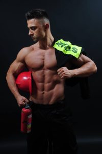 strażak - striptizer Mateusz